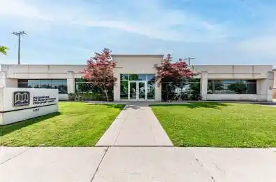 137 Bentworth Avenue Toronto W04 Ontario M6A 1P6