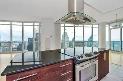 65 Bremner Boulevard Unit# 5303 Toronto C01 Ontario M5J 0A7