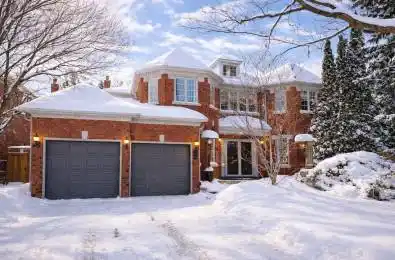 24 Highview Crescent Richmond Hill Ontario L4B 2T7