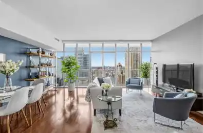 33 Charles Street Unit# 3206 Toronto C08 Ontario M4Y 0A2