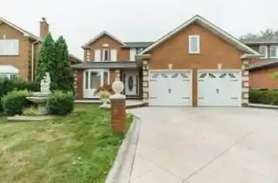 4562 Penhallow Road Mississauga Ontario L5V 1E8