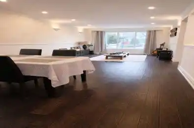 122 Lowe Boulevard Newmarket Ontario L3Y 5T2